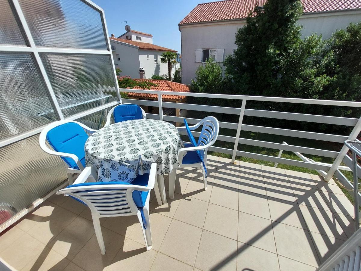 Apartments Neva & Neva Beach House Срима Екстер'єр фото