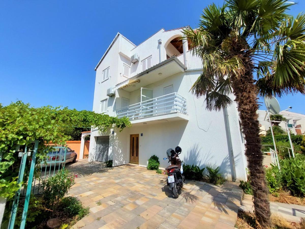 Apartments Neva & Neva Beach House Срима Екстер'єр фото